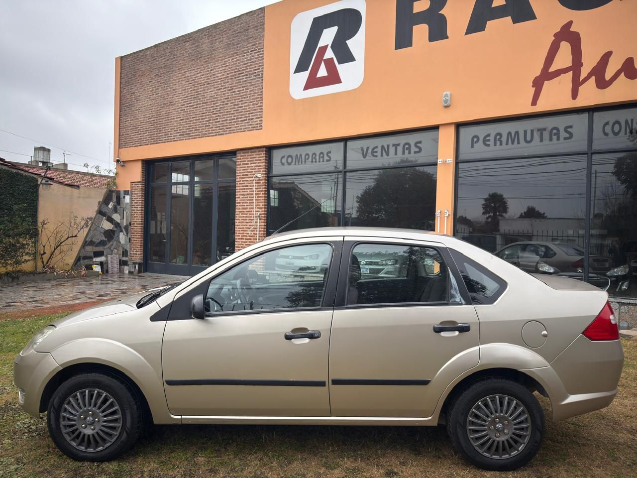 Ford Fiesta Max - Foto 8