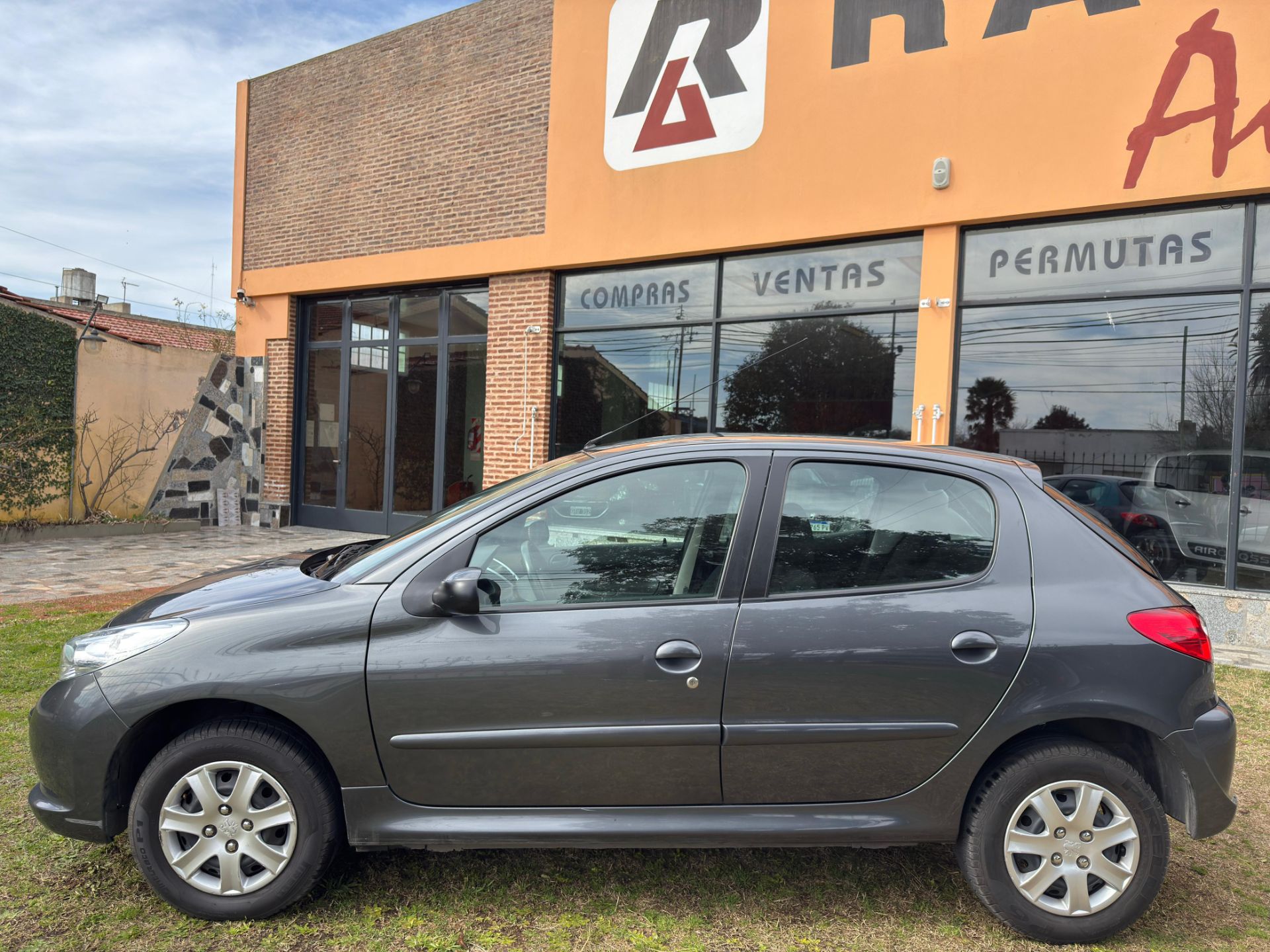 Peugeot 207 - Foto 4