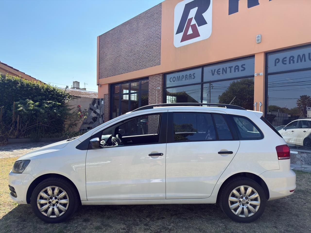 Volkswagen Suran - Foto 8