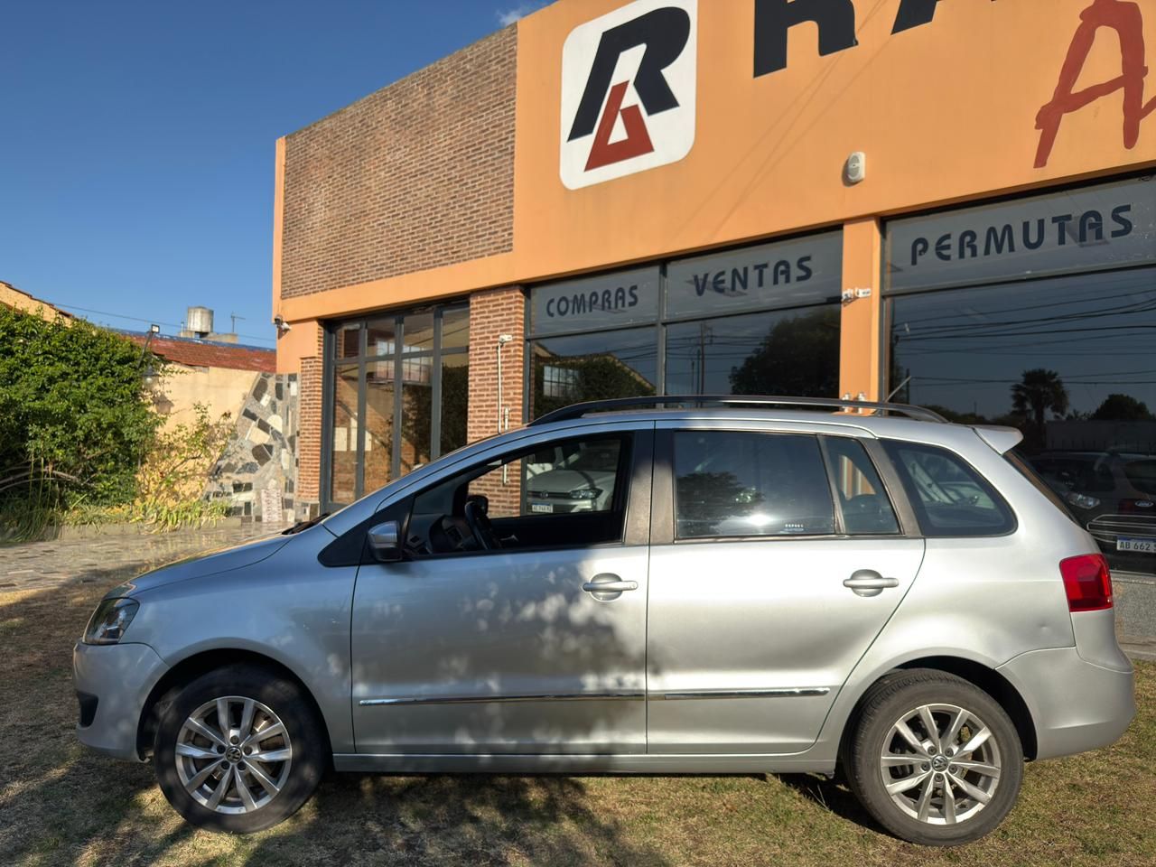 Volkswagen Suran - Foto 8