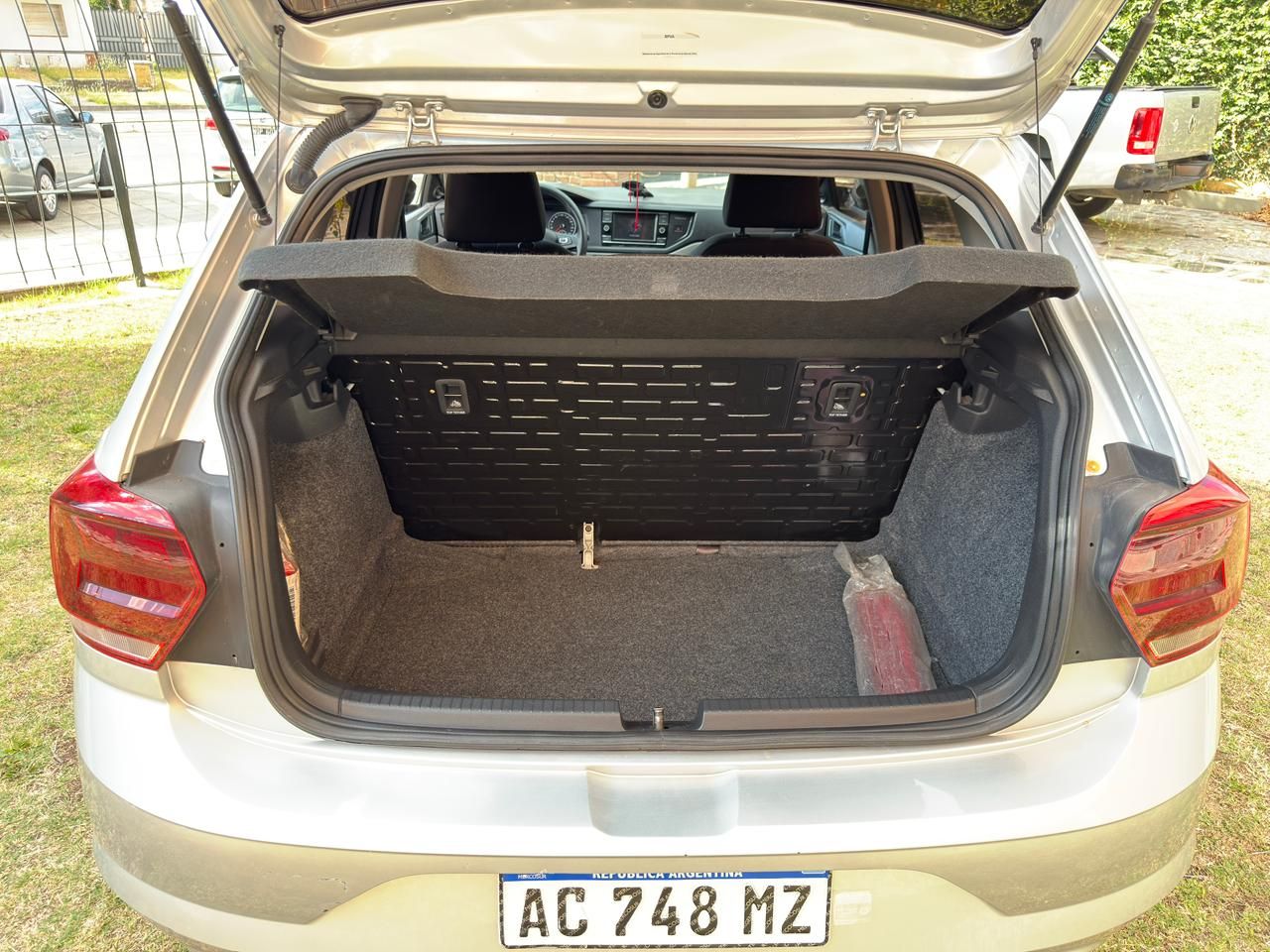 Volkswagen Polo - Foto 11