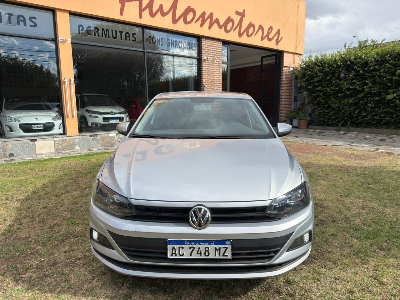 Volkswagen Polo - Foto 2