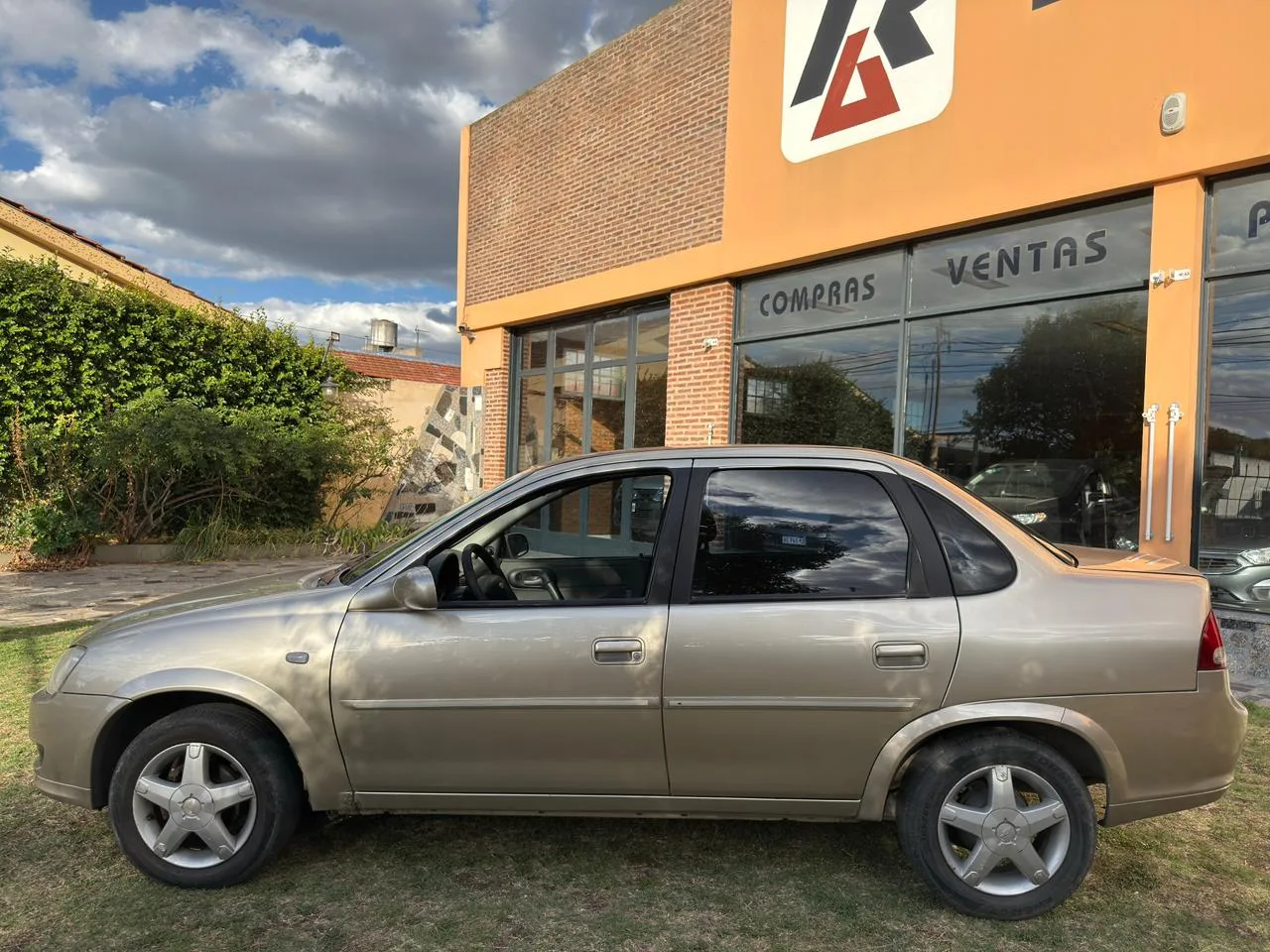 Chevrolet Corsa Classic LT - Foto 8