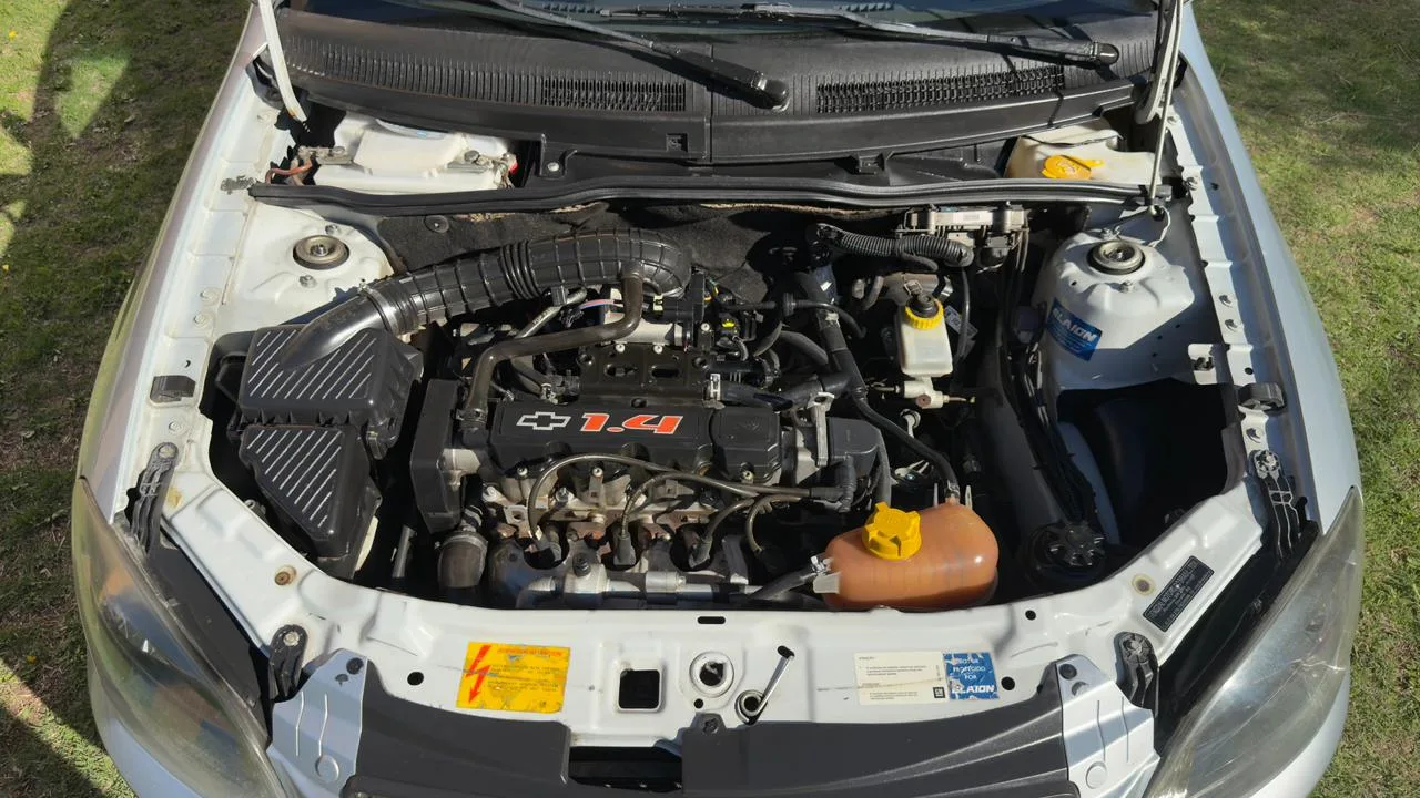 Chevrolet Celta - Foto 11